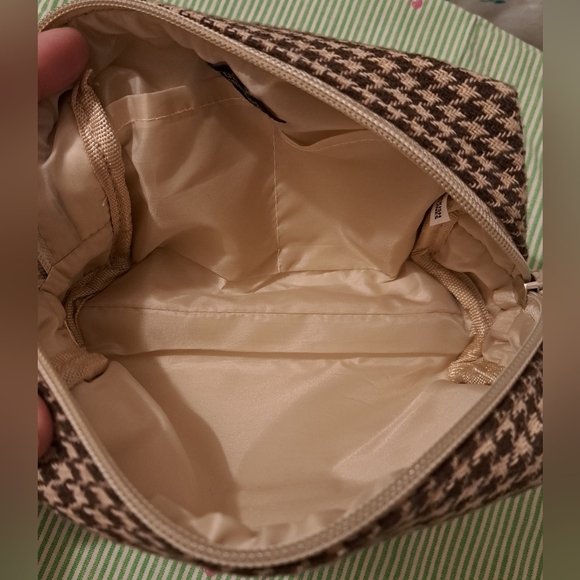 Hackett London Turkish Airline Neutral Houndstooth Cosmetic Makeup Travel Pouch - Picture 6 of 7